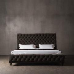 Nyx Velvet Bed