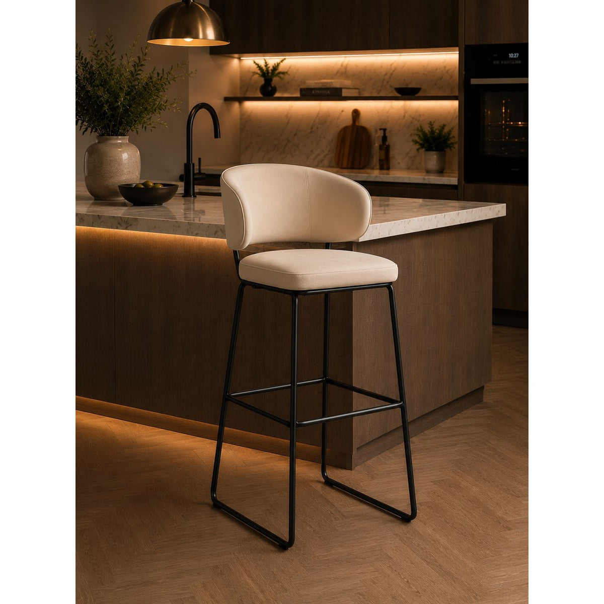 Beppu Barstool